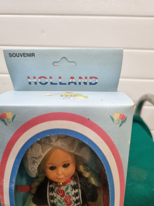 Popje kledendracht vintage holland in originele doos