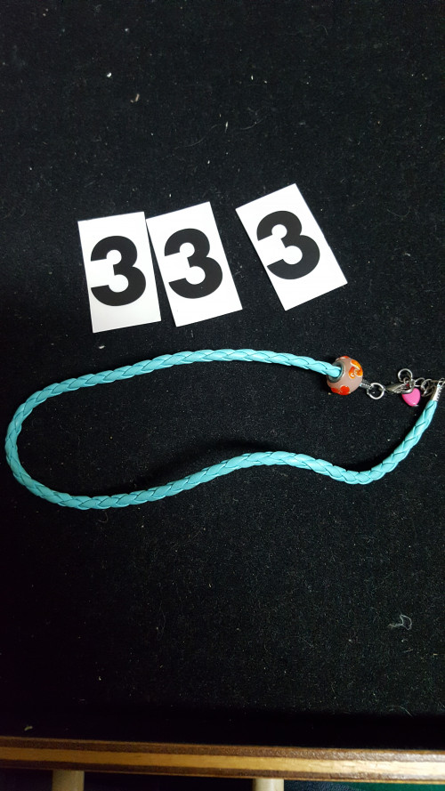 armband [ 333] licht blauw gevlochten