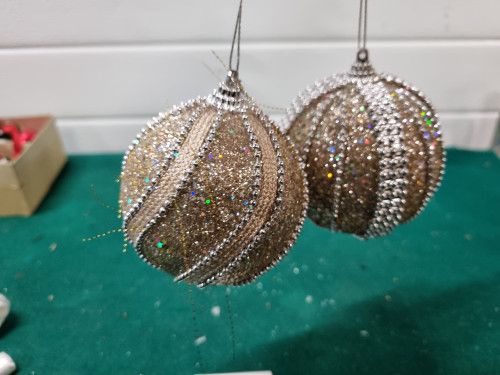 kerstballen goud zilver kralen [a724]