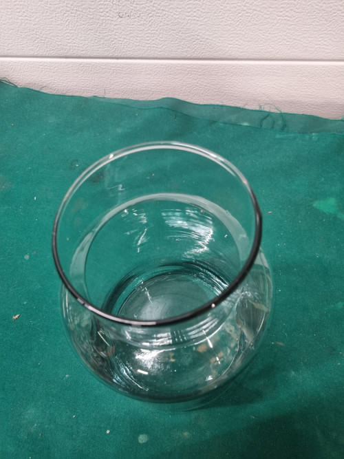 Vaas melkbus vorm van glas