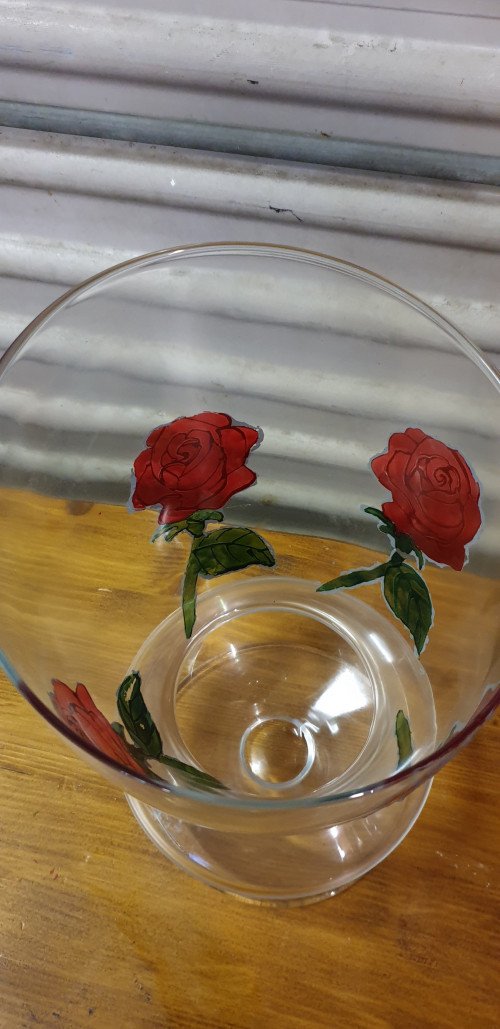 vaas glas met rozen vier stuks