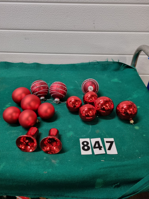 kerstballen en bellen rood glas [847]