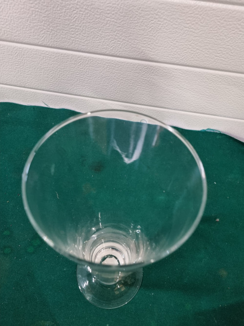Vaas trompet vorm doorzichtig glas