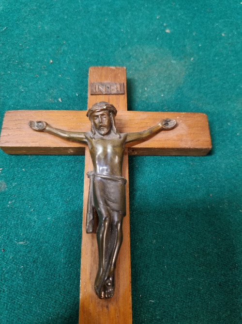 Crucifix wijwater kruisbeeld muurhanger