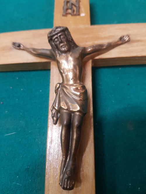 Kruisbeeld hout met koperen jezus