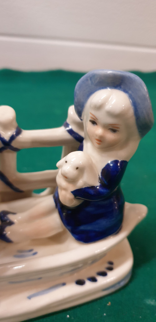 beeld delfts blauw keramiek jongen en meisje