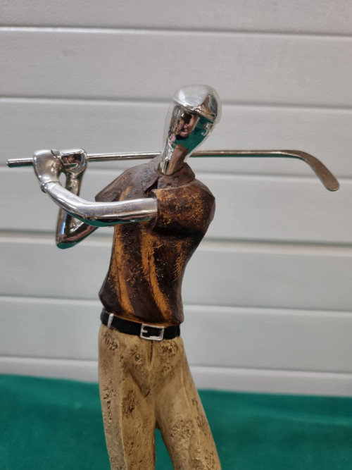 beeld sculptuur golfer modern art