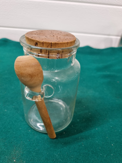 Honing of jam pot glas met lepel en dop