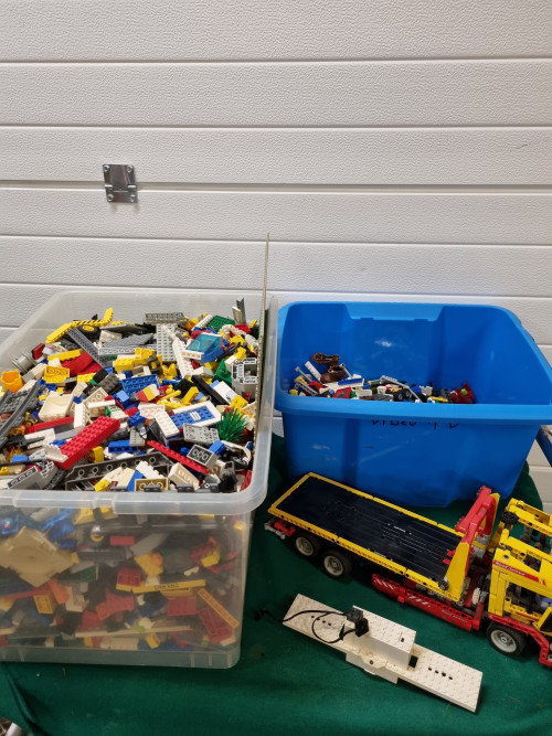 -	Lego veel met truck 8109 2 bakken