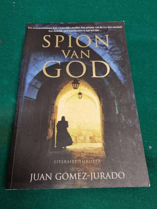 -	Spion van god boek, juean gomez-jurado