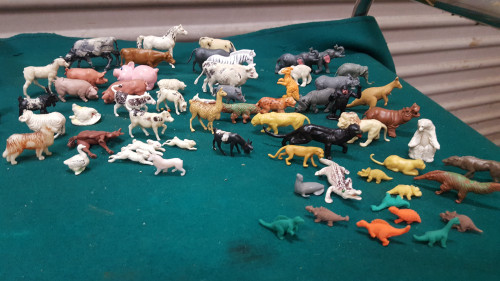 61 verschillende speelgoed dieren, kunststof,