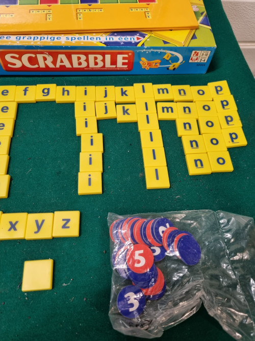 -	Scrabble junior compleet
