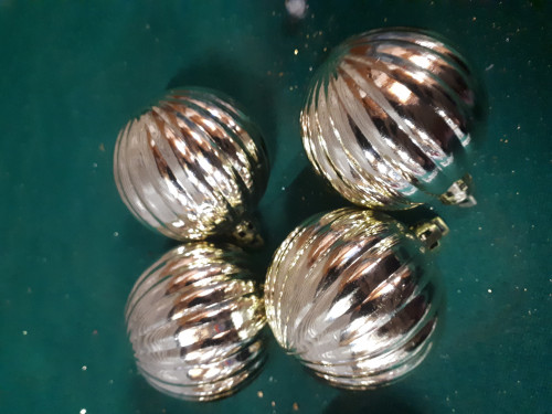 52/a kunststof kerstballen zilver 7 stuks