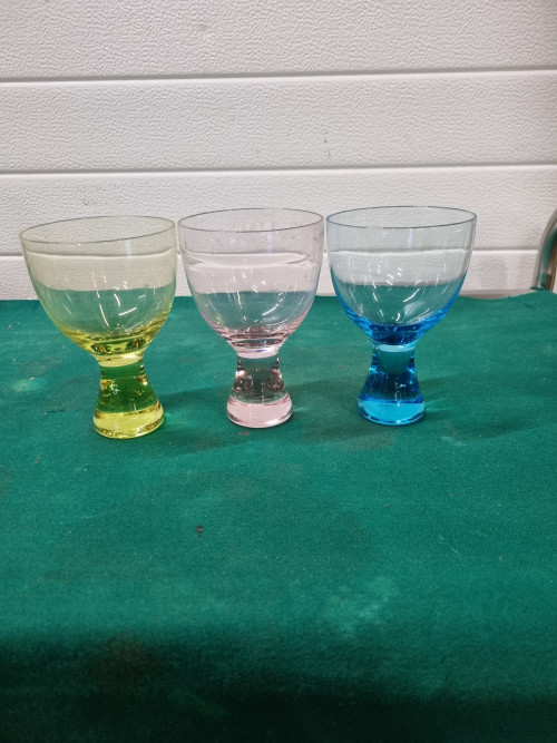 glazen gekleurd drie stuks