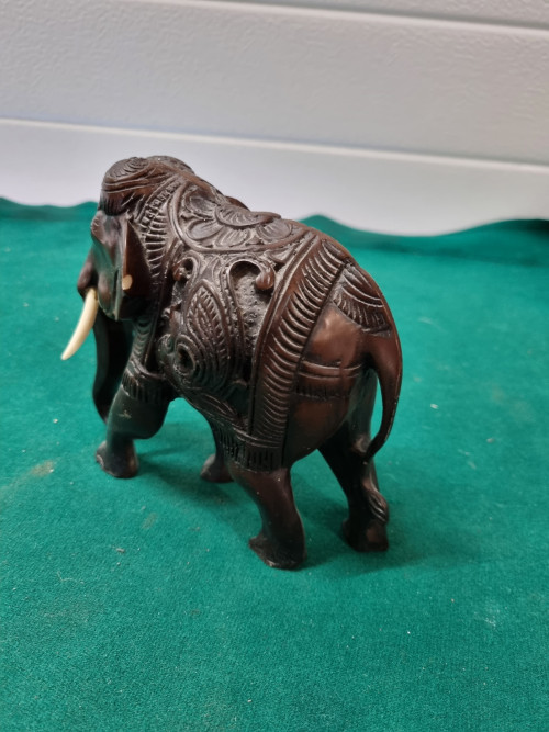 beeld olifant kunststof bruin