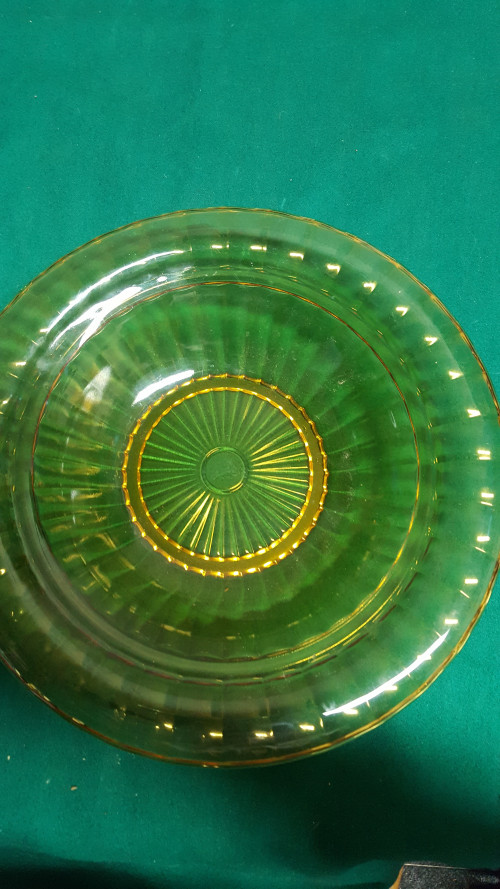 glazen schaal [ 2 ], geel glas,