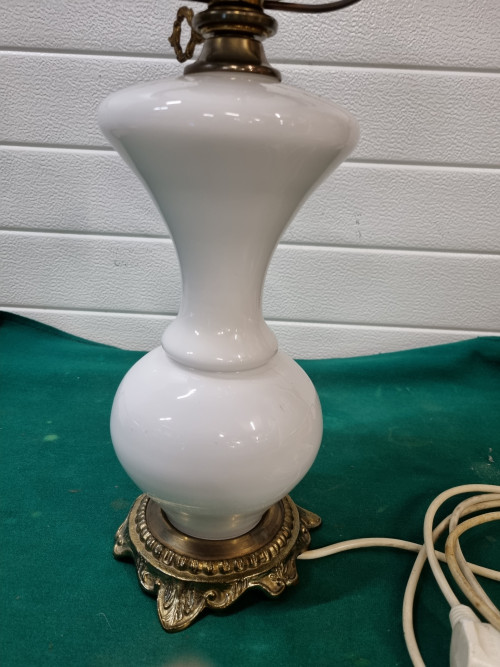 tafellamp vintage designe melkglas en messing