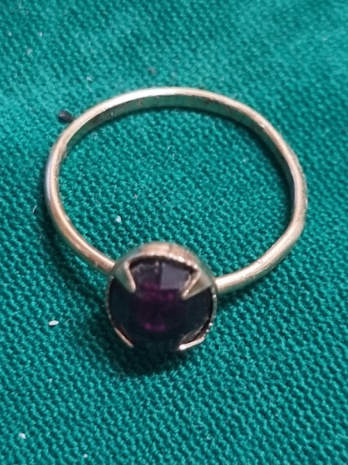 Ring met paars steentje vintage no610