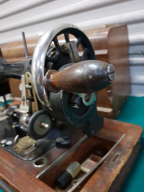 oude handnaaimachine wilhelmina