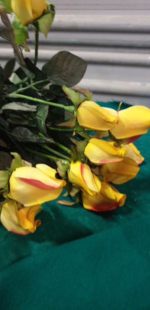 kunst rozen geel 16 stuks