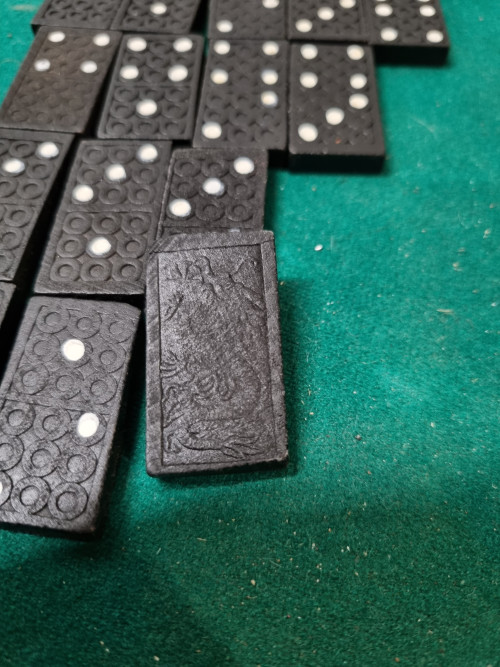 Domino in houten kist compleet
