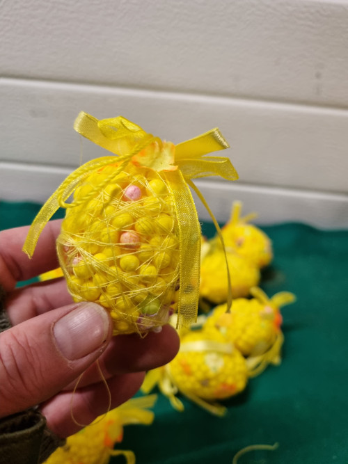 Paaseieren geel schuim bolletjes 12 stuks