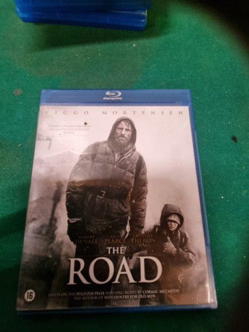 dvd blu-ray the road