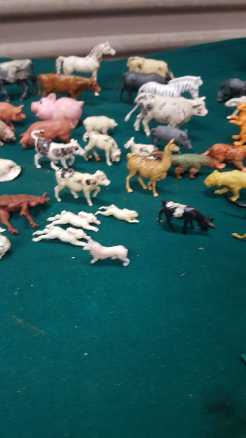 61 verschillende speelgoed dieren, kunststof,