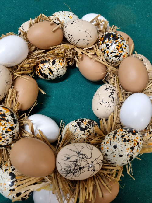 -	Eierkrans kunststof eieren