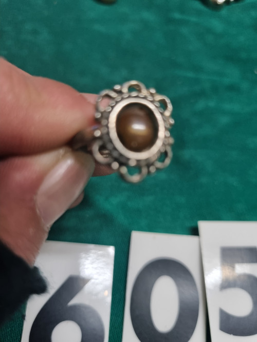Ring vintage verzilverd met bruine steen 605