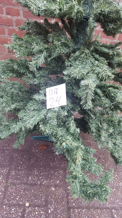 24 ]  kerstboom